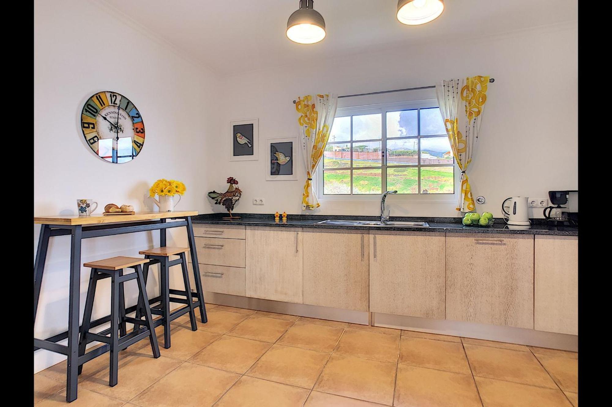 Casa Eleanor By Lovelystay Calheta  Esterno foto