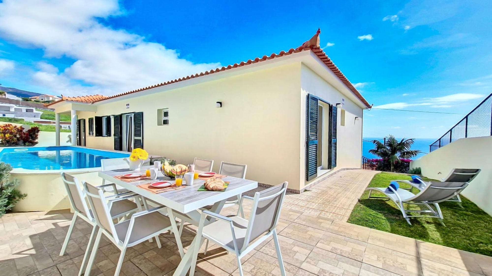 Casa Eleanor By Lovelystay Calheta  Esterno foto