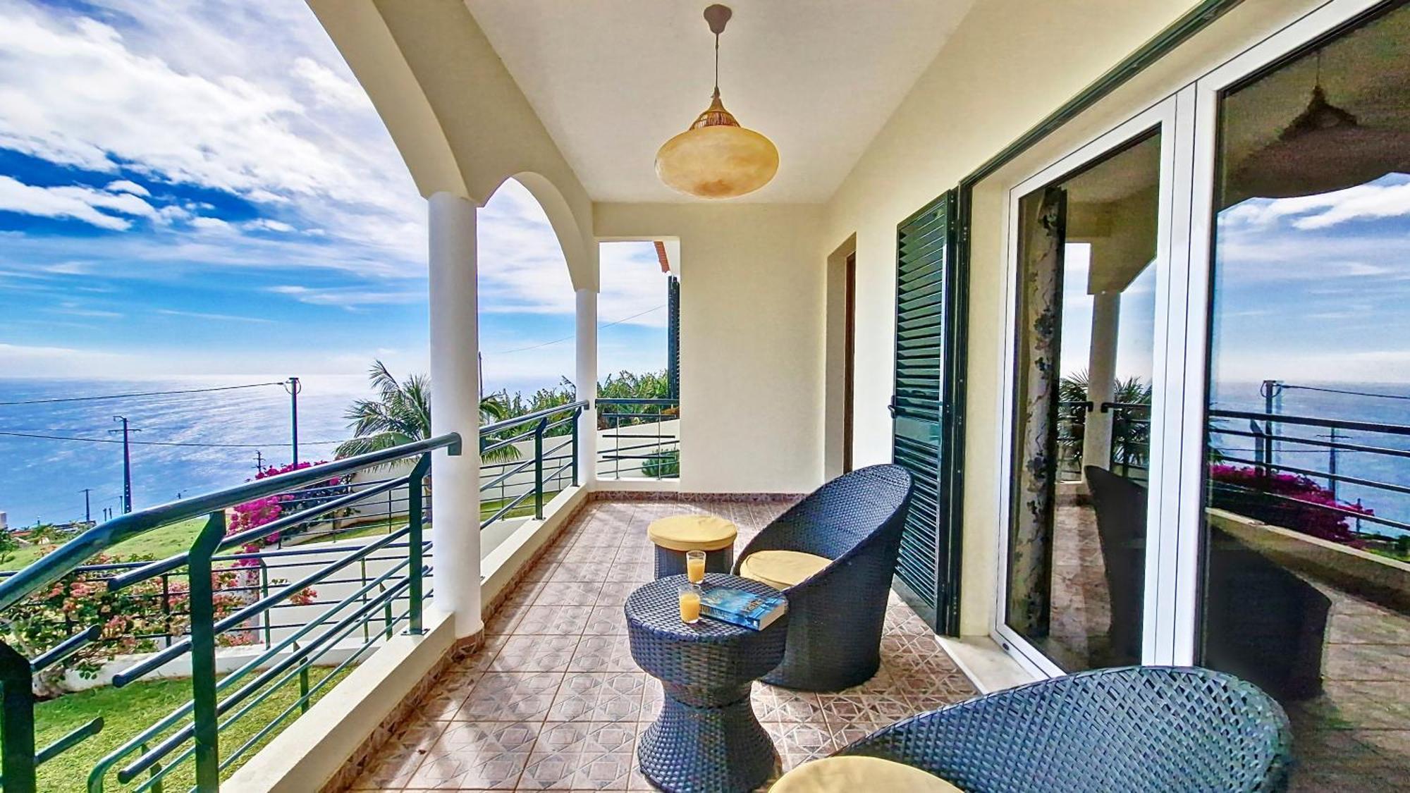 Casa Eleanor By Lovelystay Calheta  Esterno foto
