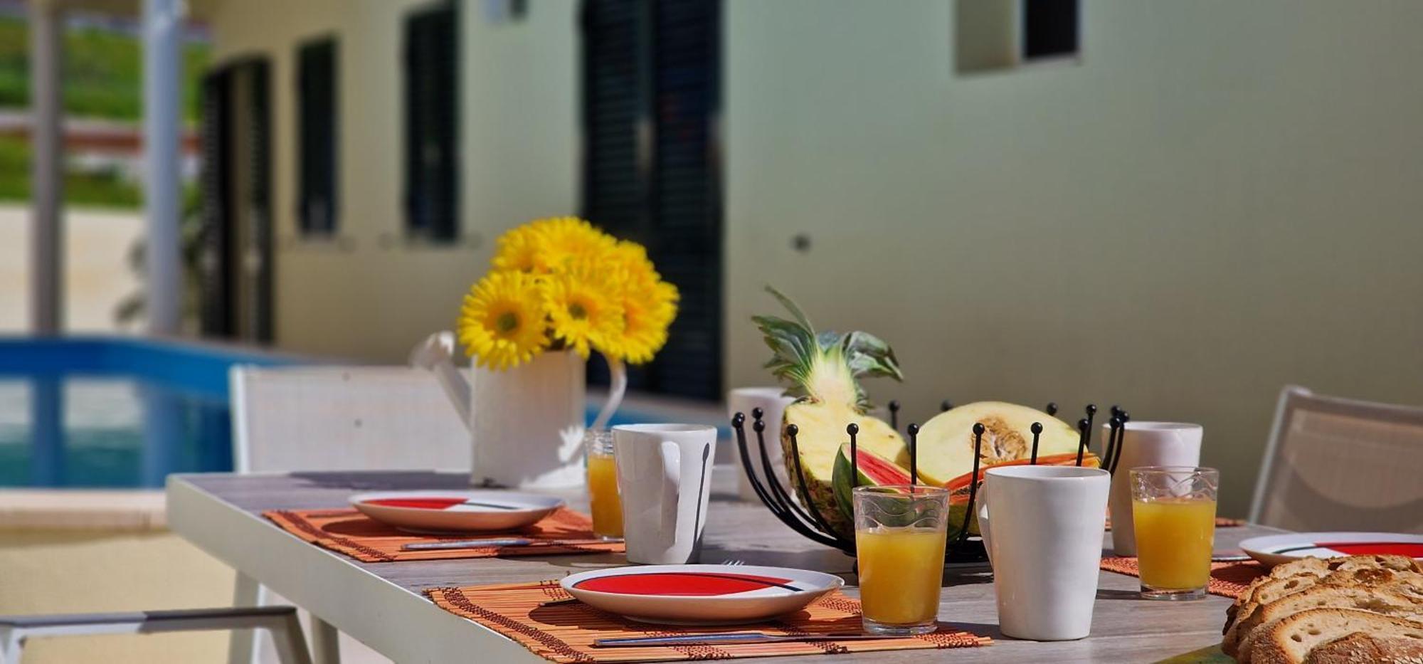 Casa Eleanor By Lovelystay Calheta  Esterno foto