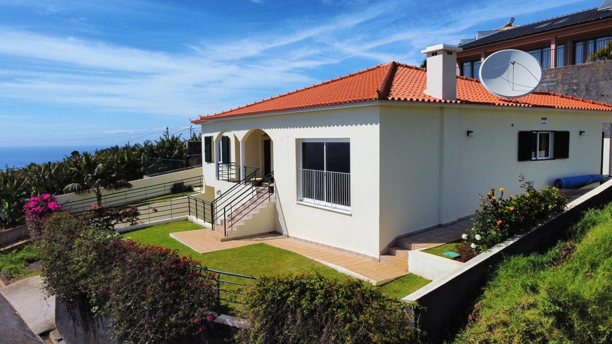 Casa Eleanor By Lovelystay Calheta  Esterno foto
