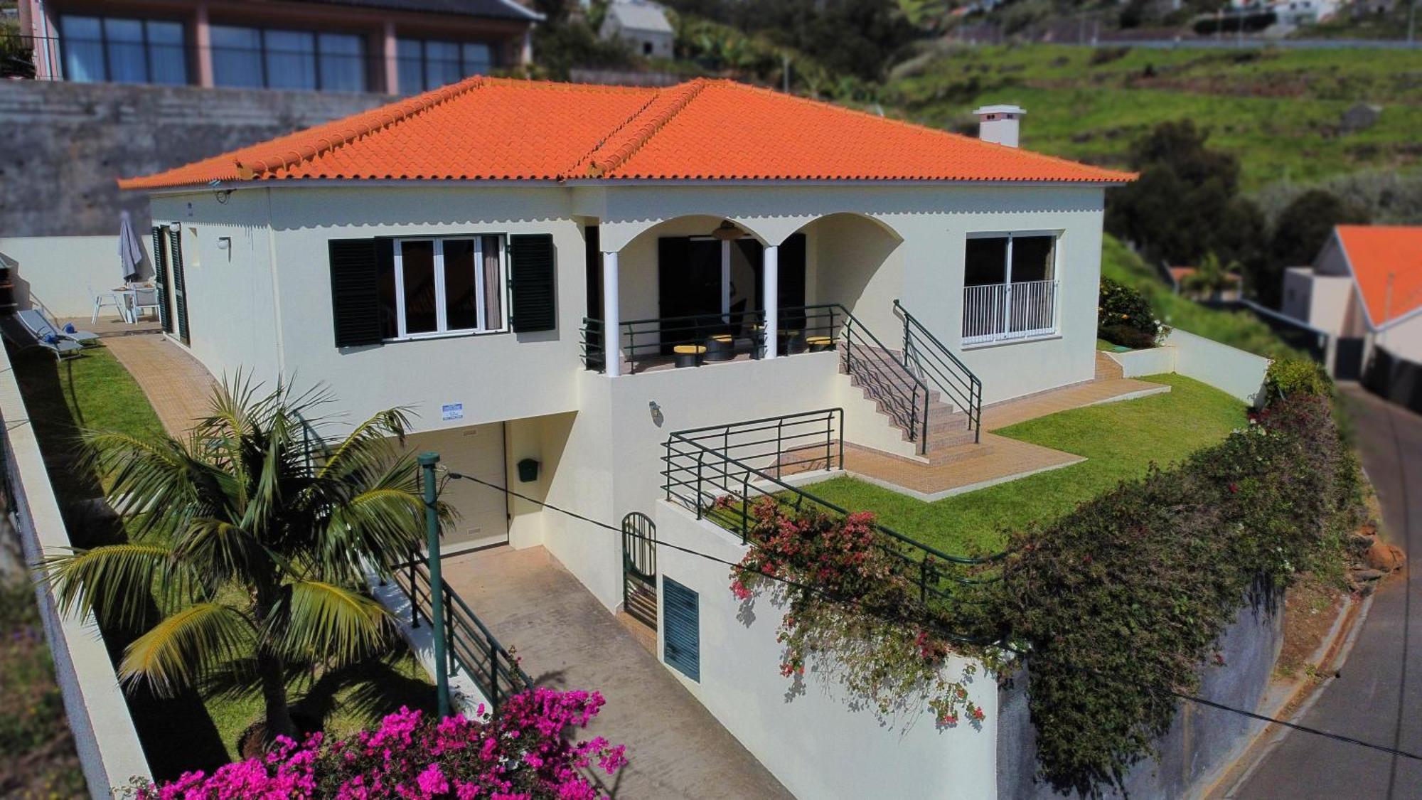 Casa Eleanor By Lovelystay Calheta  Esterno foto