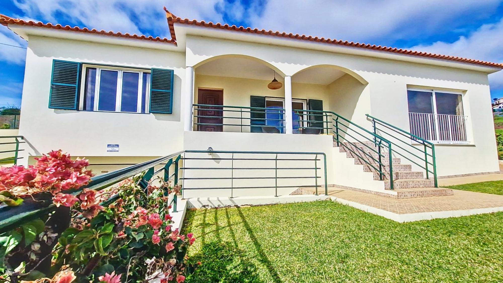 Casa Eleanor By Lovelystay Calheta  Esterno foto