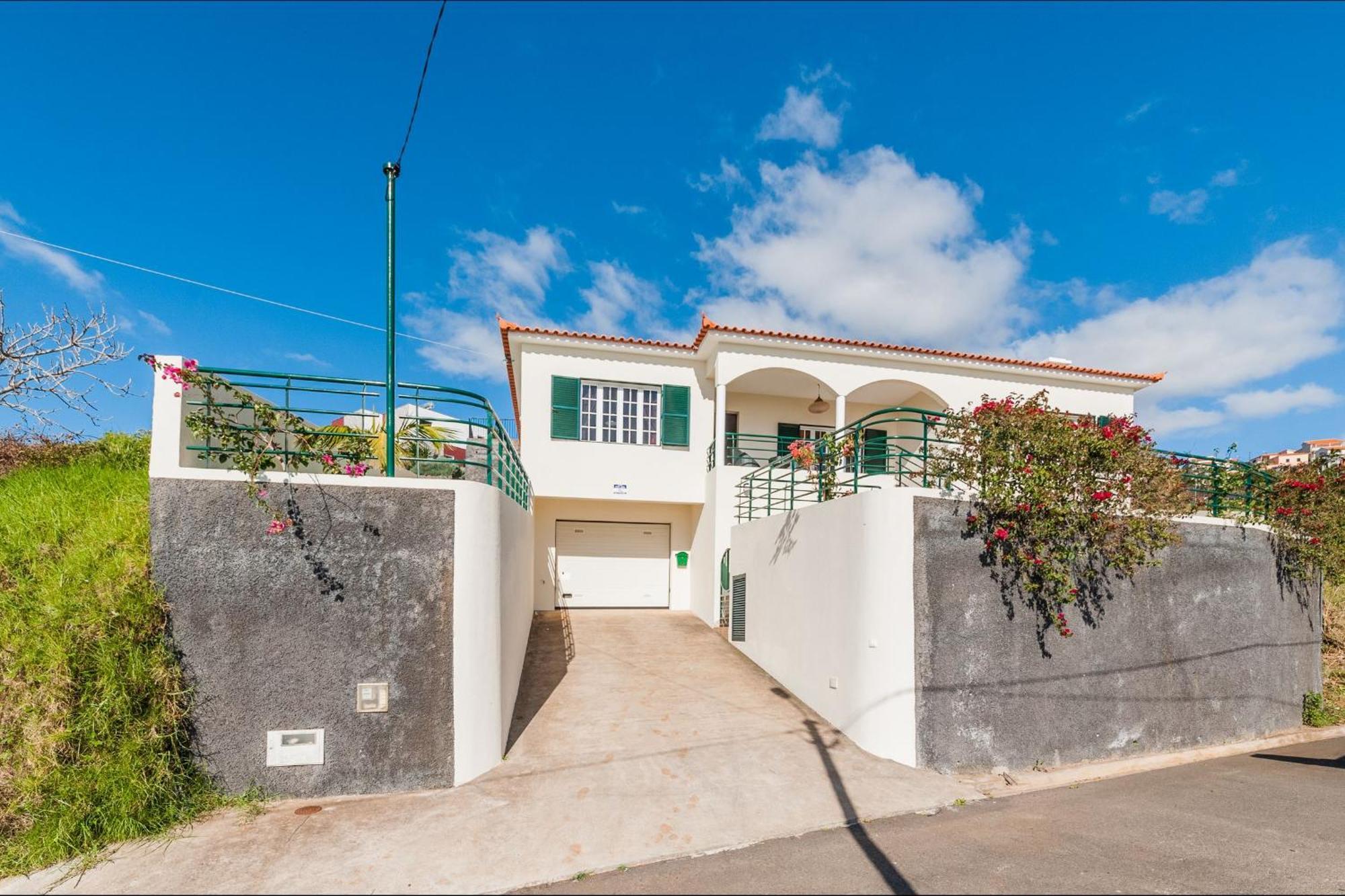 Casa Eleanor By Lovelystay Calheta  Esterno foto